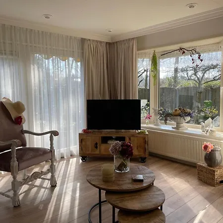 Natuurbungalow Het Koolmeesje